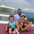 Gusttavo Lima está nos EUA enquanto seus filhos, Gabriel, de 4 anos e Samuel, de 3 ficaram no Brasil