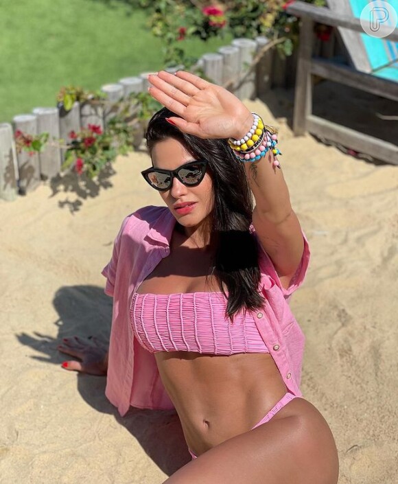 Andressa Suita mostrou a barriga reta em uma variedade de fotos