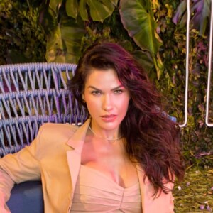 Andressa Suita é fã de tênis de plataforma em looks