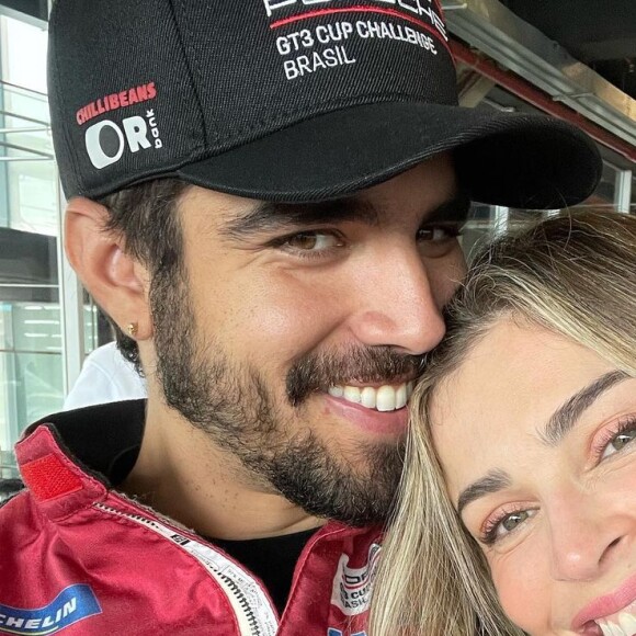 Grazi Massafera celebrou nova conquista de Caio Castro depois dele anunciar sua estreia em uma categoria no automobilismo profissional