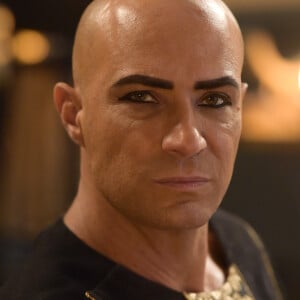 Novela 'Gênesis': Shesi (Fernando Pavão) é coroado, enfrenta uma fera e acaba surpreendido a partir do capítulo de quarta-feira, 8 de setembro de 2021