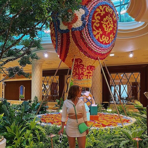 Larissa Manoela revela histórico de câncer de mama na família: 'Minha avó morreu e minha mãe tirou nódulos benignos nas mamas'