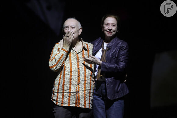 Sérgio Mamberti e Fernanda Montenegro durante premiação em 2011
