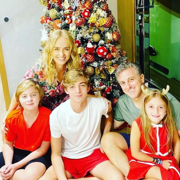 Filho de Luciano Huck, Joaquim também deixou seus parabéns para o pai: 'Final de semana é muito especial porque é seu aniversário e a sua estreia no 'Domingão''