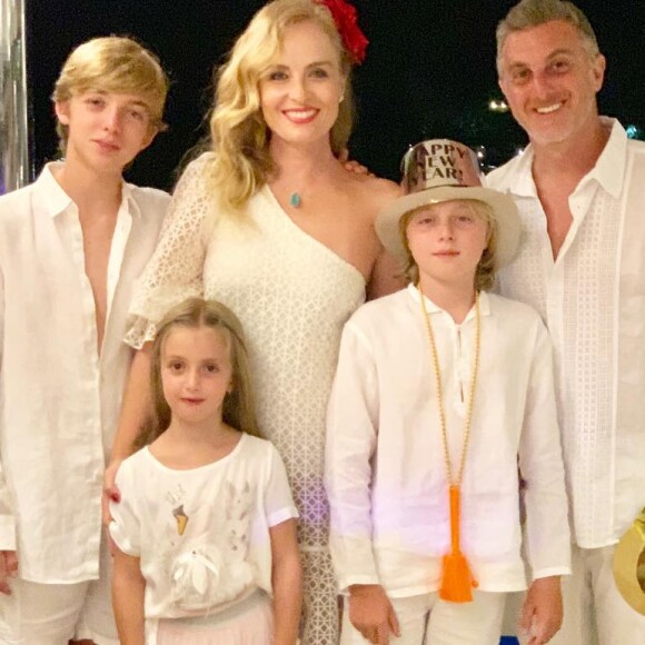 Filha de Luciano Huck, Eva participou da homenagem para o pai na TV: 'Feliz aniversário, que você tenha um dia incrível e boa sorte no seu novo programa'