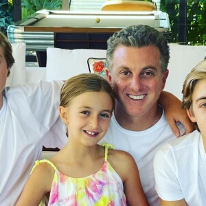 Filhos de Luciano Huck fizeram homenagem para o pai no 'Mais Você'