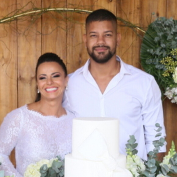 Casamento de Viviane Araujo e Guilherme Militão teve pet no altar, choro dos noivos e festa com samba