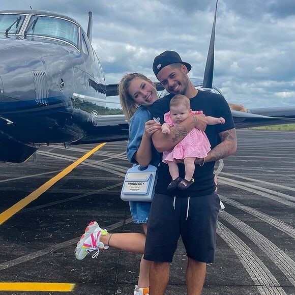 Virgínia e Zé Felipe levaram a pequena Maria Alice com eles para Morro de São Paulo