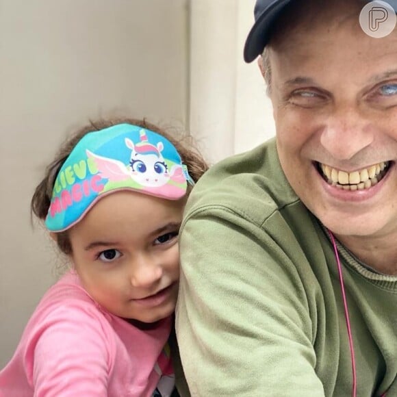 Dudu Braga, filho de Roberto Carlos, morreu aos 52 anos de câncer na parede do abdômen e deixa a filha Laura, prestes a completar 6 anos