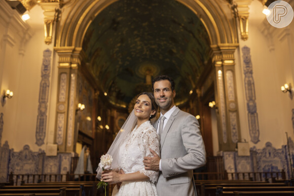 Casamento de Carol Celico e Eduardo Scarpa foi feito em cerimônia religiosa intimista na igreja queridinha dos famosos em São Paulo: Nossa Senhora do Brasil