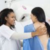 Muitas mulheres temem que o implante de silicone atrapalhe o exame de mamografia