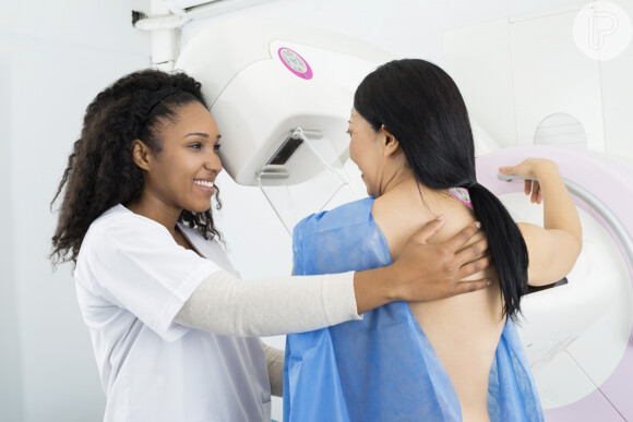 Muitas mulheres temem que o implante de silicone atrapalhe o exame de mamografia