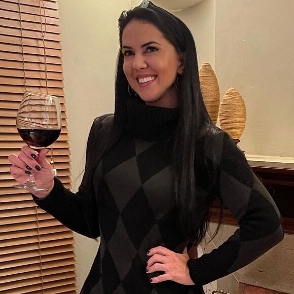 Graciele Lacerda divide sua intimidade com os milhões de seguidores no Instagram