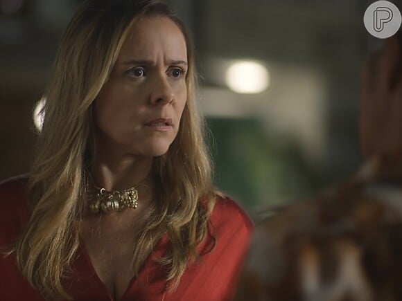 Carlota (Giulia Gam) invade o noivado de Sandra (Isis Valverde) e faz um escândalo, em 'Boogie Oogie'