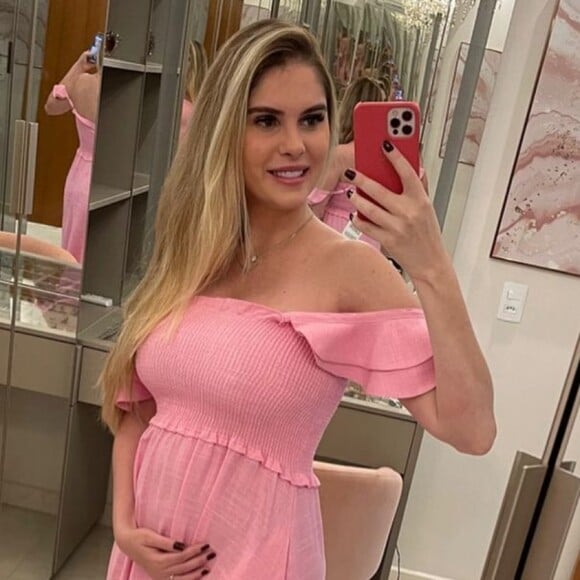 Bárbara Evans passou mal e se desesperou ao achar que estava abortando