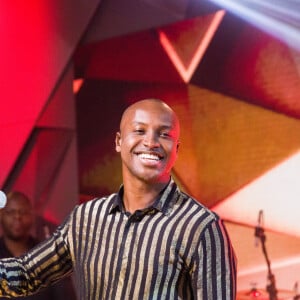 Thiaguinho está vivendo novo affair: 'Ela [Carol Peixinho] quer assumir o romance. Ele não. E Thiago é muito discreto. Não deixa vazar nada. Ele não vai namorar'