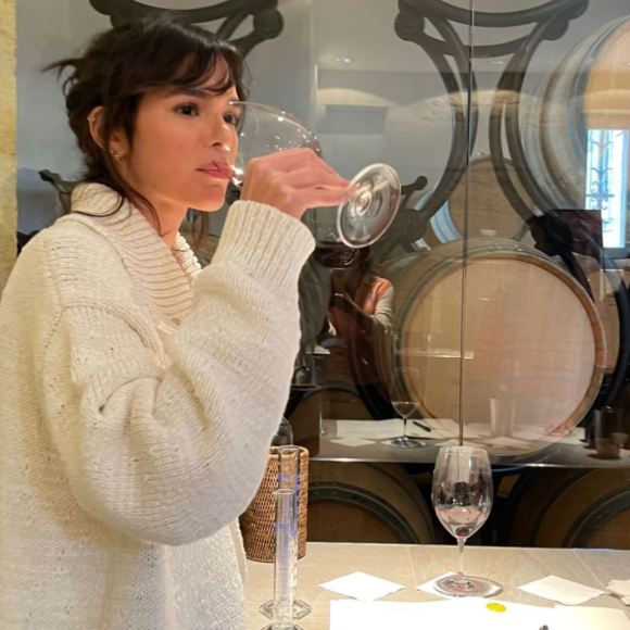 Bruna Marquezine contou que iria acrescentar no currículo a nova profissão