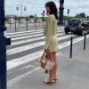 Bruna Marquezine apostou em look curto para passeio na cidade de Bordéus