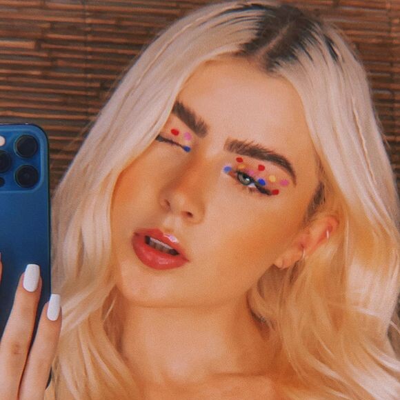 Jade Picon assistiu à partida do Paris Saint-Germain, clube de Neymar, ao lado do irmão, Leo Picon, e Jojo Todynho