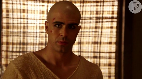 Na novela 'Gênesis', Abumani (Dudu de Oliveira) fica triste por achar que José (Juliano Laham) foi levado embora do Egito