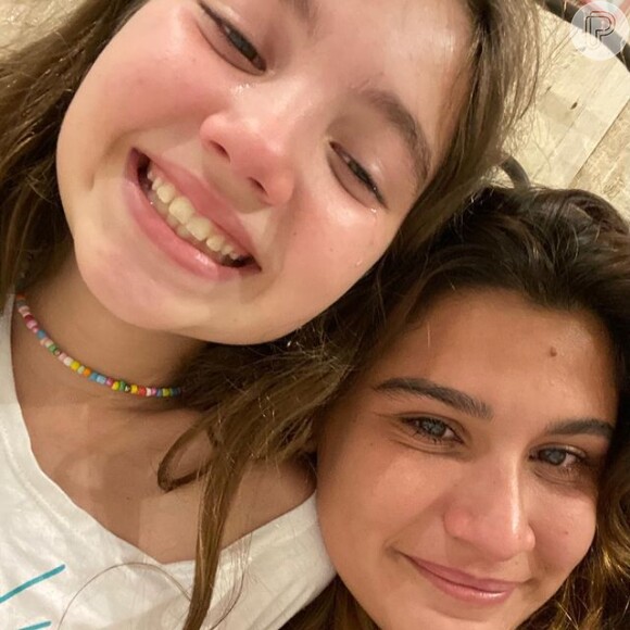 Giulia Costa demonstrou parceria com a irmã mais nova, Olívia, em aniversário de 11 anos: 'Melhor presente que a mamãe me deu'