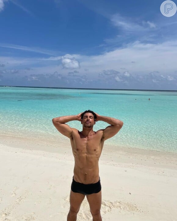 Cauã Reymond posta foto no Instagram durante viagem às Maldivas e agita web: 'Solzinho bom'
