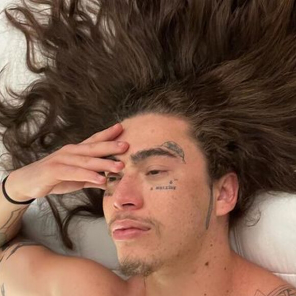 Whindersson Nunes filma apartamento duplex em cobertura, mas garante não ser rico