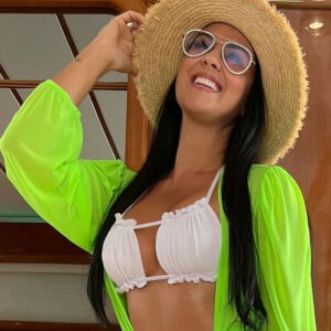 Graciele Lacerda arrasa nos looks de praia