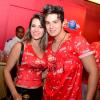 O cantor leva a namorada, Jade Magalhães, para conhecer o Carnaval carioca na Marquês de Sapucaí, em fevereiro de 2013