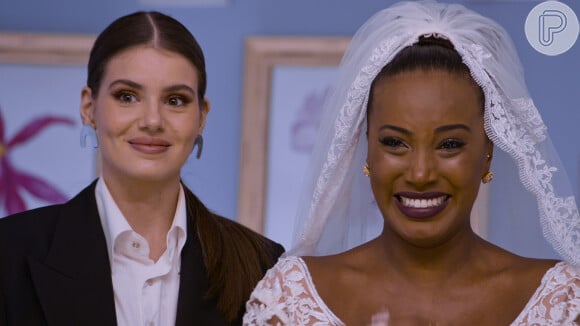 'Casamento às Cegas': Carol se emocionou ao experimentar vestido de noiva pela primeira vez
