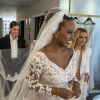 'Casamento às Cegas': Carol Novaes escolheu vestido de noiva com mangas compridas