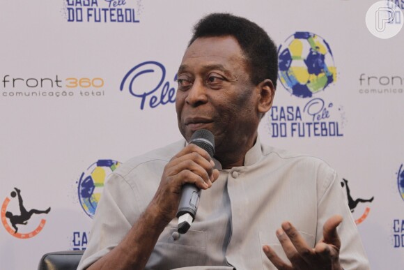 Pelé foi transferido para unidades de cuidados especiais nesta quinta-feira, 27 de novembro de 2014