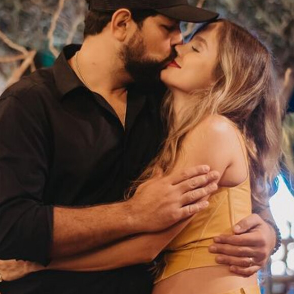 Biah Rodrigues mostrou os movimentos de sua barriga da gravidez com Sorocaba