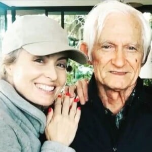 Angélica torce pela recuperação do pai, Francisco Ksyvicks, de 82 anos