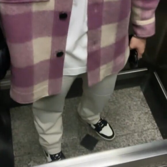 João mostrou o look escolhido por Sasha para os seguidores