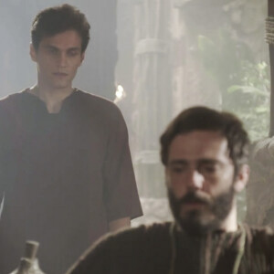 Na novela 'Gênesis', Tamar (Juliana Xavier) e Er (Tiago Marques) se casam em 'solução' de Judá (Thiago Rodrigues) para colocar o filho mais velho no 'bom caminho'