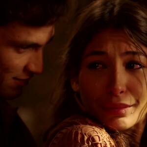 Na novela 'Gênesis', Tamar (Juliana Xavier) após ser agredida por Er (Tiago Marques) teme contar tudo para a nora, Muriel (Rhaisa Batista)