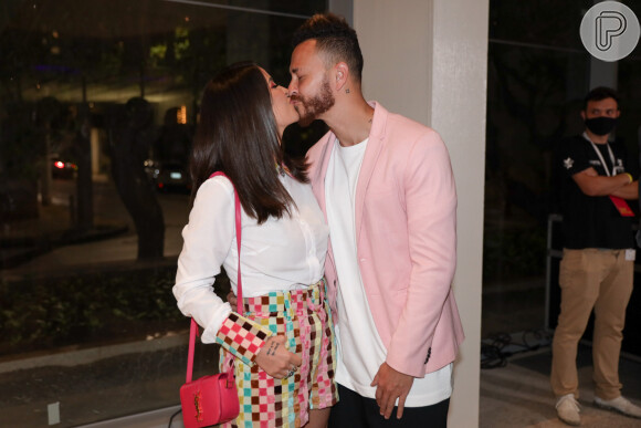 Bianca Andrade trocou beijos com Fred no Prêmio Jovem Brasileiro, em São Paulo
