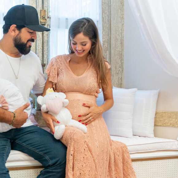 Biah Rodrigues se animou para arrumar guarda-roupa após exibir itens de maternidade de marca parceira, para o nascimento da filha com Sorocaba