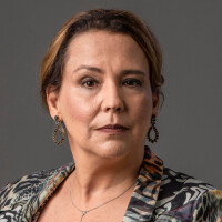 Ana Beatriz Nogueira difere Elenice, de 'Um Lugar ao Sol', de Eva, de 'A Vida da Gente'