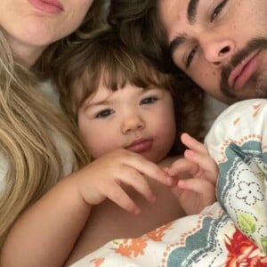 Clara Maria, filha de Tatá Werneck e Rafa Vitti, completou dois anos em outubro