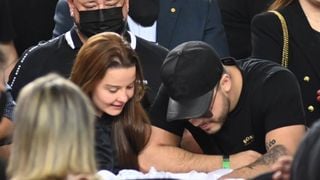 Murilo Huff se emociona durante velório de Marília Mendonça, mãe de seu filho