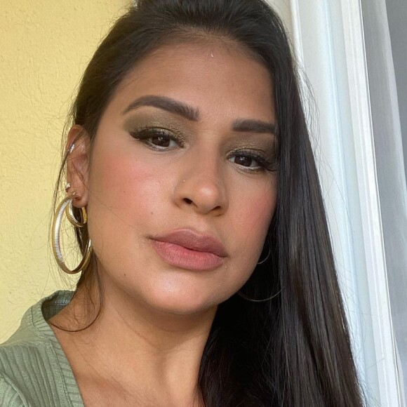Simone rebate seguidora: 'Quem te falou que eu sirvo a dois senhores?'