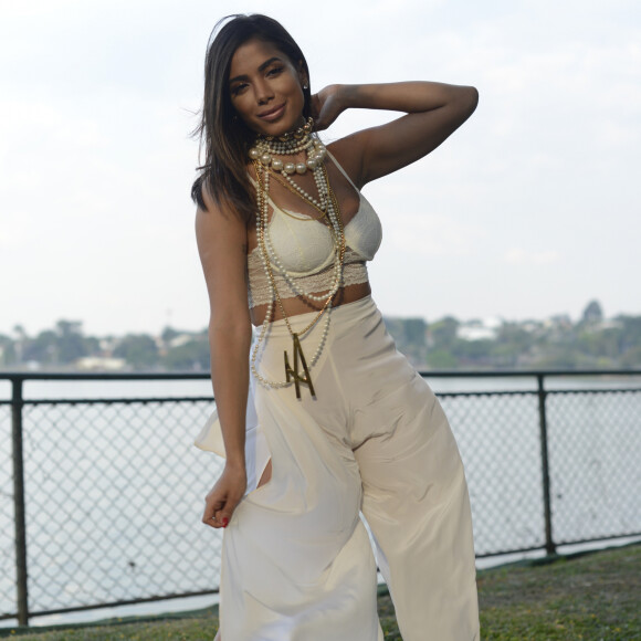 Anitta vai homenagear Marília Mendonça na premiação do Grammy Latino