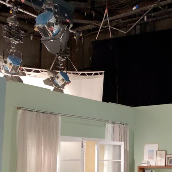 Camila Queiroz será retirada às pressas de vinheta de fim de ano da Globo. No ano passado, ela foi um dos principais destaques