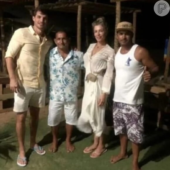 Grazi Massafera e Alexandre Machafer posaram juntos durante viagem que fizeram ao Ceará