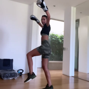 Bruna Marquezine rebolou durante treino