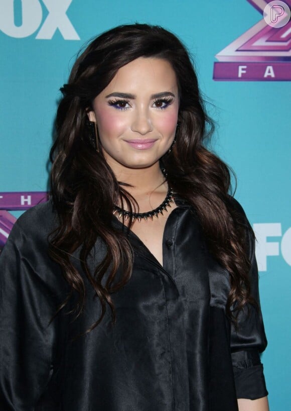 Demi Lovato sempre manteve madeixas longas