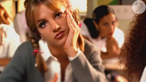 No início de sua carreira, Britney apostava nos tons mais naturais e na franja