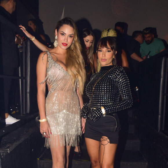 Sarah Andrade posou com Thais Braz na festa de 25 anos de Gabi Martins